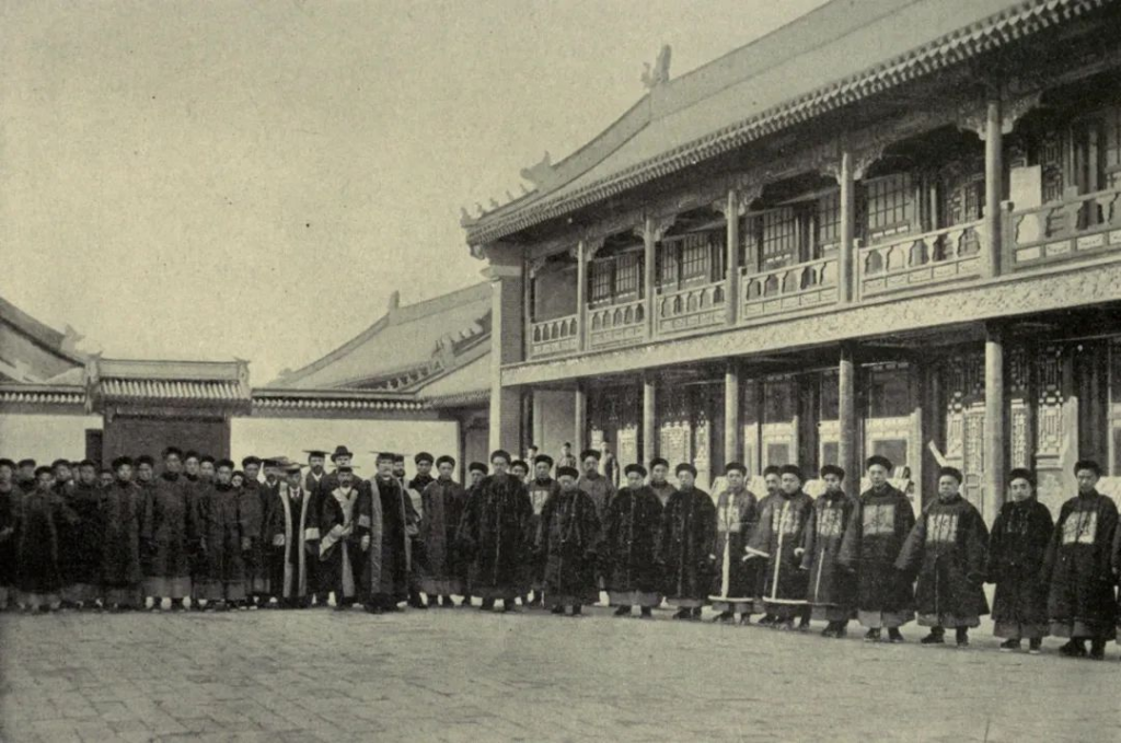 1867 年,一个小人物冒死抵制近代数学