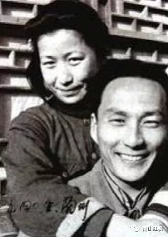 （郑君里之子）郑大里：《“革命”十年祭》-人文百科
