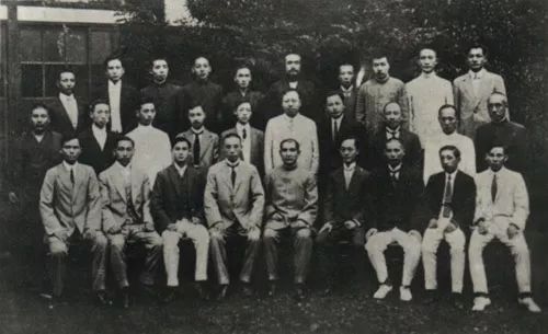 王奇生：1914年，孙中山为何抛弃议会政党回归革命党-人文百科