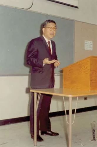 “可口可乐”翻译者、“哑行者”蒋彝的“西游记”-人文百科