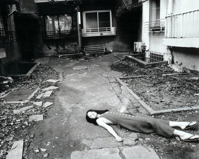 鞠白玉： 当荒木经惟遭遇MeToo，艺术没有特权-人文百科
