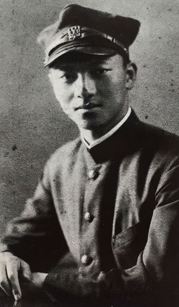 东大法学部时代的松本重治(1921年)