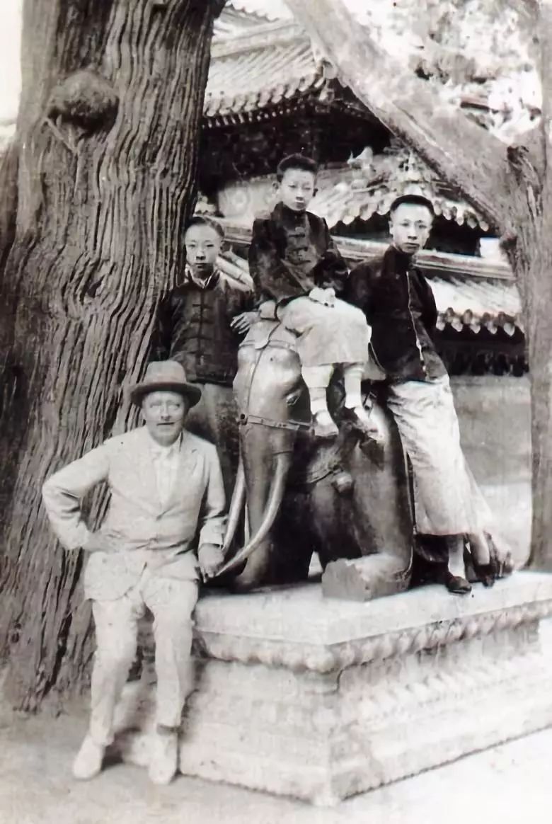 1924年：冯玉祥逼宫、溥仪出走的一幕-人文百科