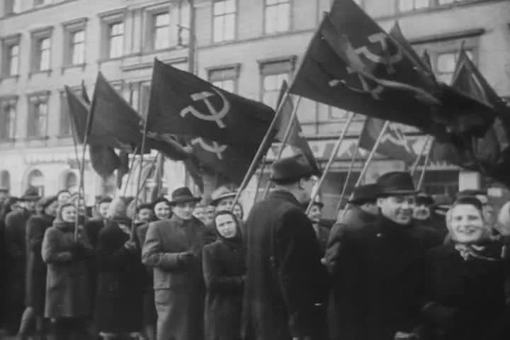 1948年,捷共逼迫其他党派退出政府