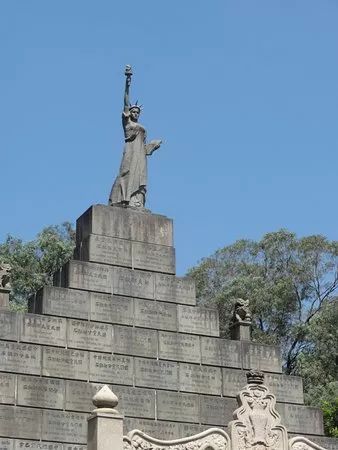 黄花岗七十二烈士墓