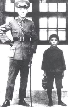 蒋介石与八岁的蒋纬国