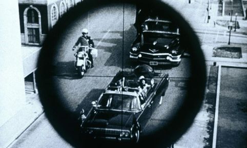 奥利弗·斯通(Oliver Stone)1991年的电影《刺杀肯尼迪》