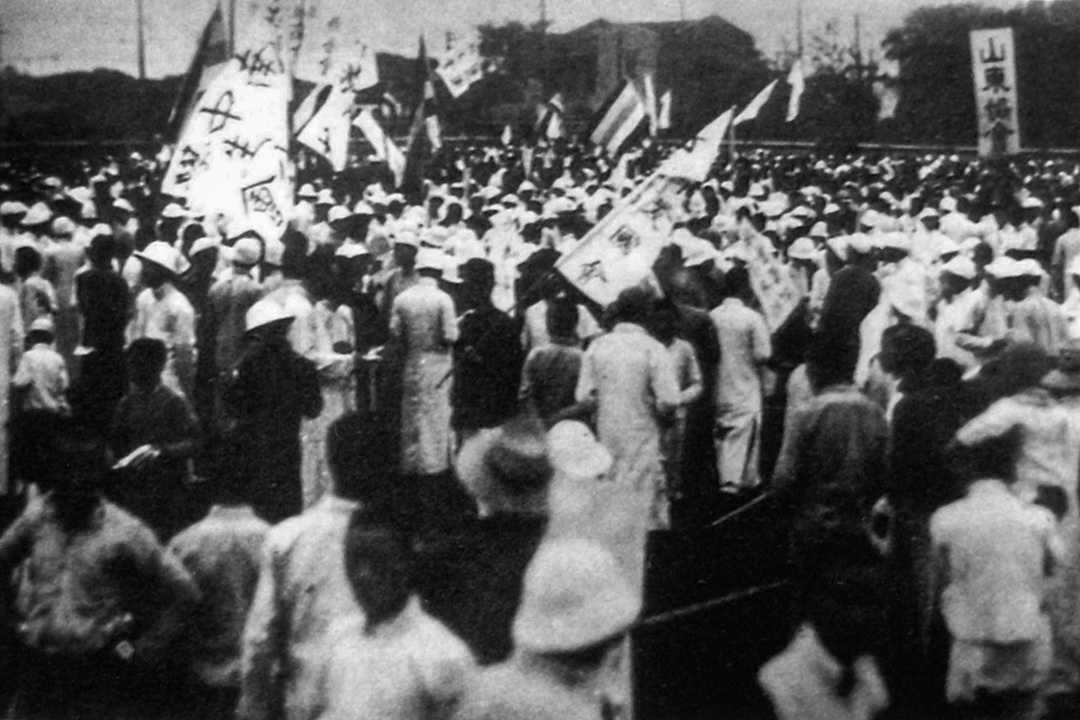 1919年5月7日,上海各界约2万人在公共体育场举行国民大会,声援北京学生爱国运动。