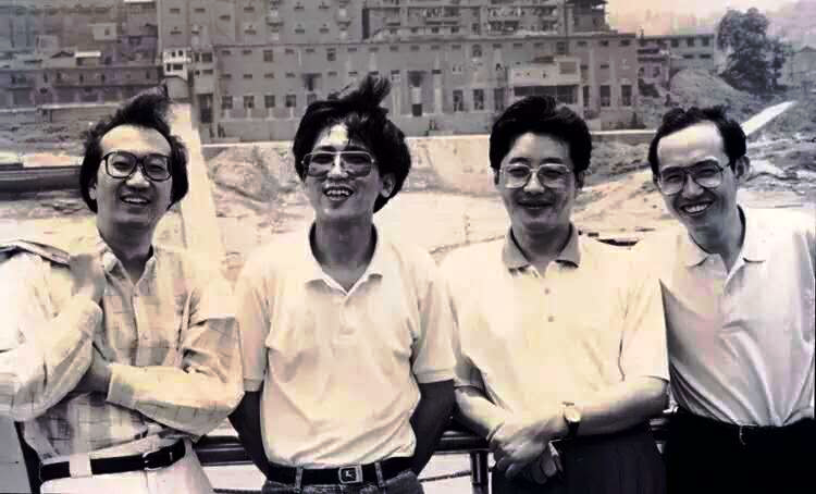 1994å¹´ï¼Œå†¯ä»‘ã€æ˜“å°è¿ªã€çŽ‹åŠŸæƒå’Œæ½˜çŸ³å±¹åœ¨åœ¨å»¶å®‰åœ°åŒºé»„陵县。